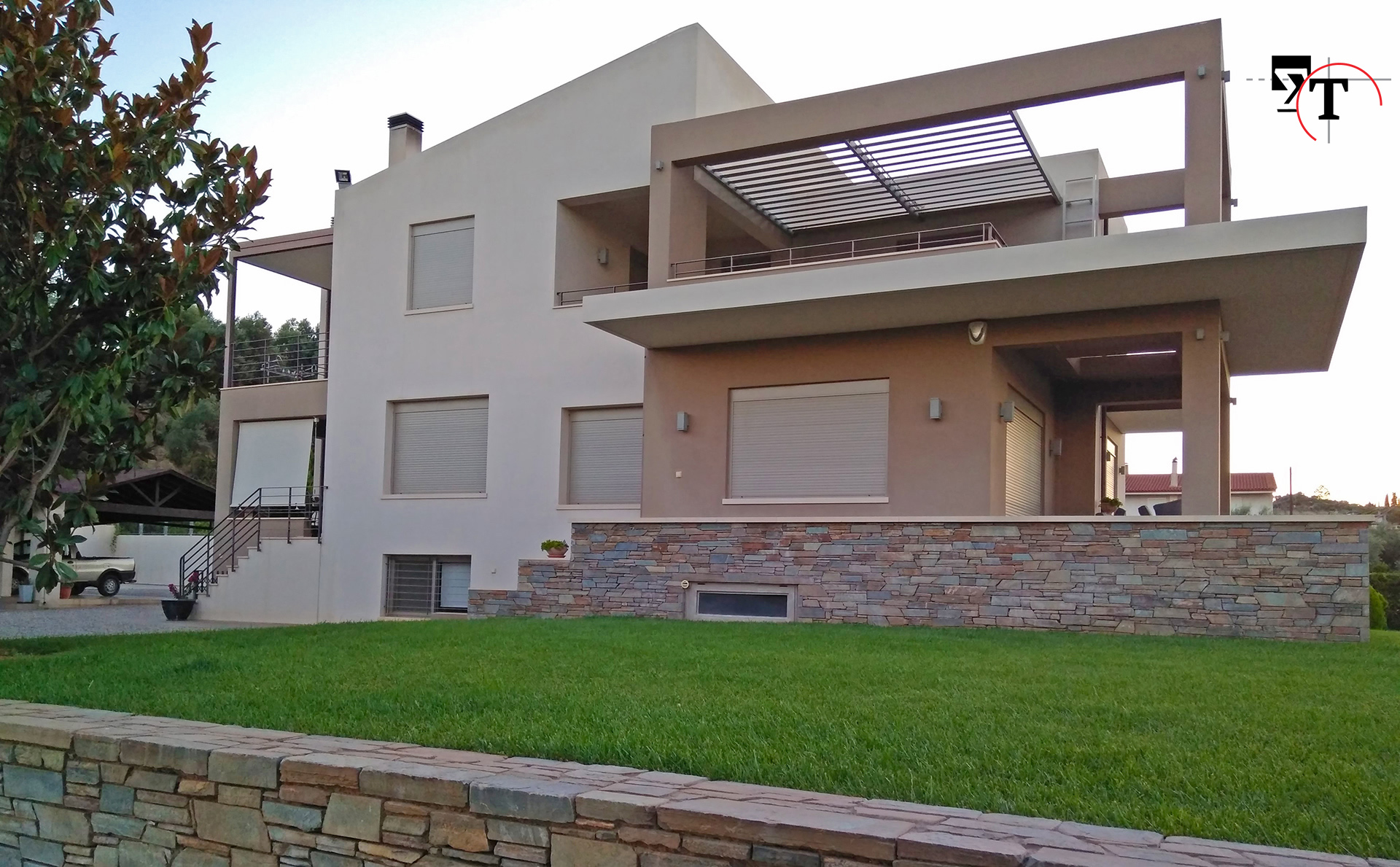 Διώροφη οικοδομή με υπόγειο - Τεχνικά γραφεία Αχαΐα