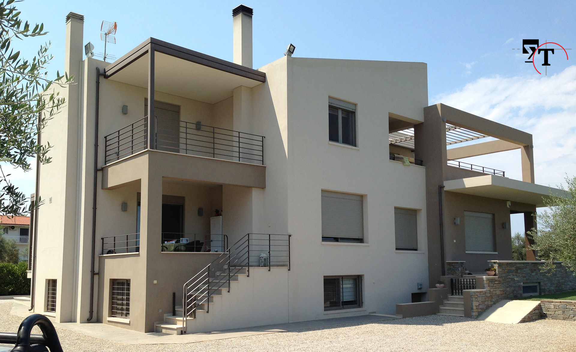 Διώροφη οικοδομή με υπόγειο - Τεχνικά γραφεία Αχαΐα