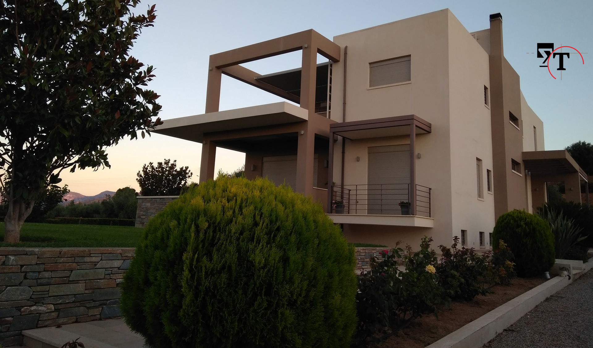 Διώροφη οικοδομή με υπόγειο - Τεχνικά γραφεία Αχαΐα