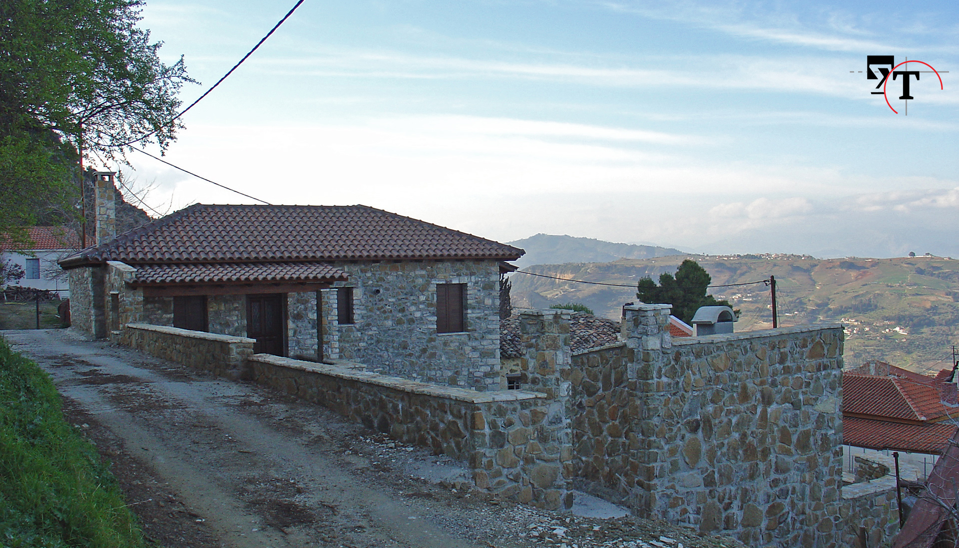 Ισόγειος οικία με υπόγειο -Τεχνικά γραφεία Αχαΐα